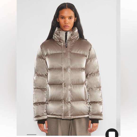 The Super Puff™ - Liquid Shine - Picture 3 of 7